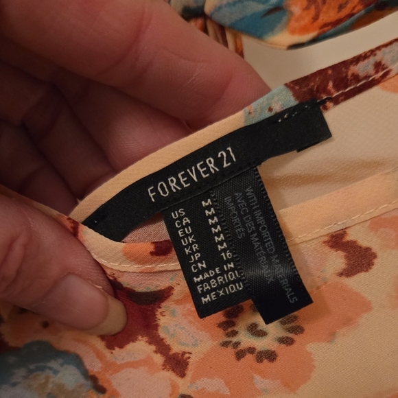 Forever 21 Peach Floral Top - Picture 2 of 15
